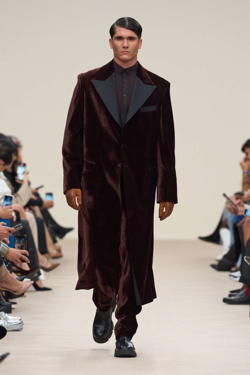 Michael Cinco fashion show for Autumn/Winter 2025
