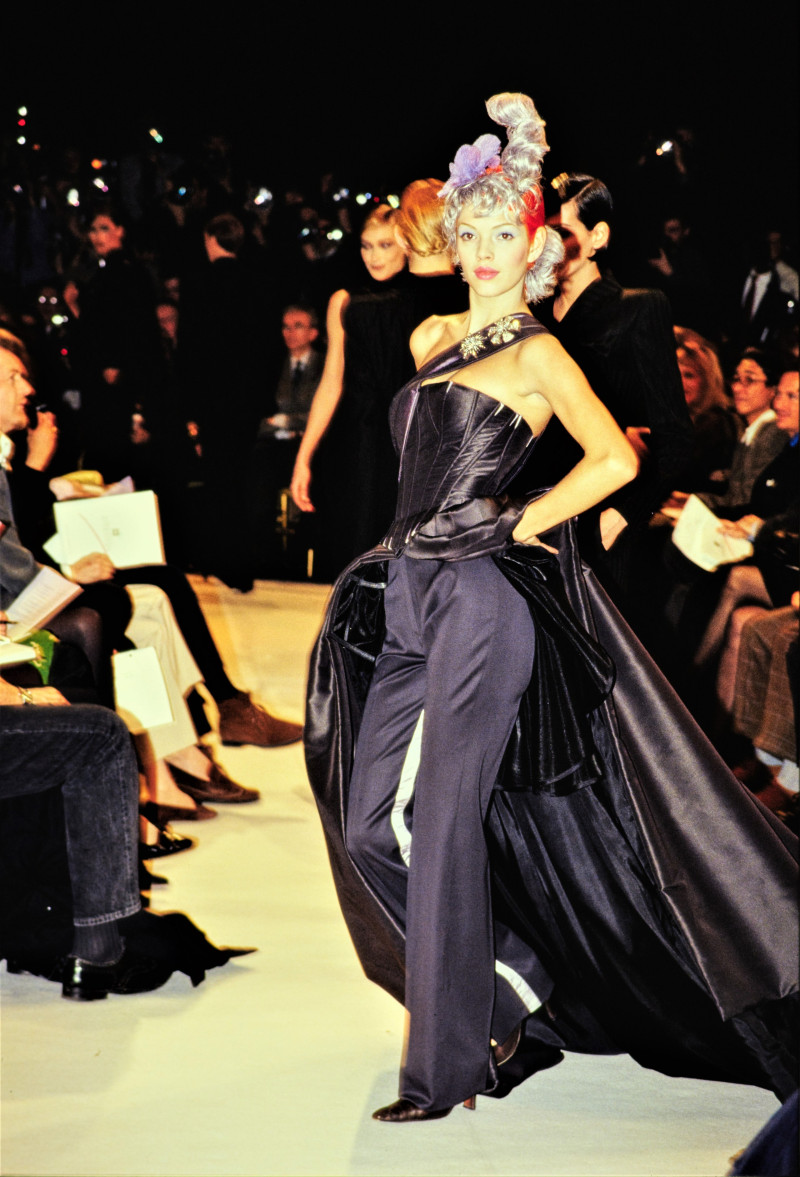 Givenchy Haute Couture fashion show for Spring/Summer 1996