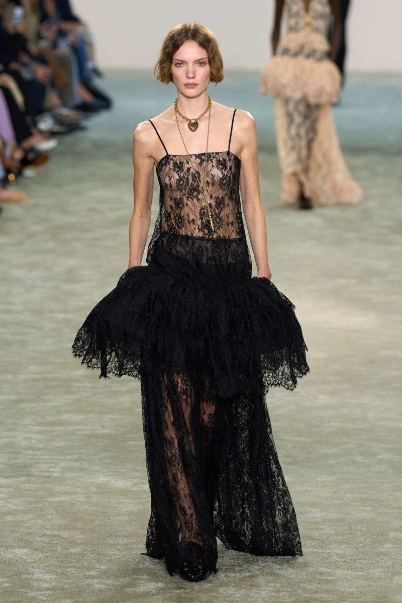 Penelope Ternes featured in  the Chloe fashion show for Autumn/Winter 2025
