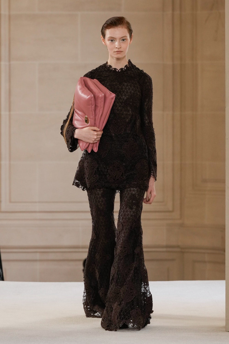 Giambattista Valli fashion show for Autumn/Winter 2025