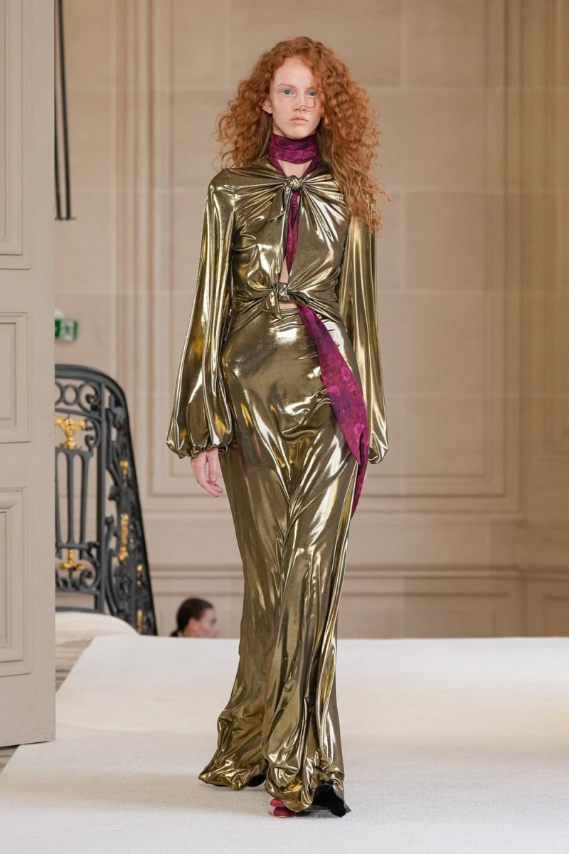Giambattista Valli fashion show for Autumn/Winter 2025