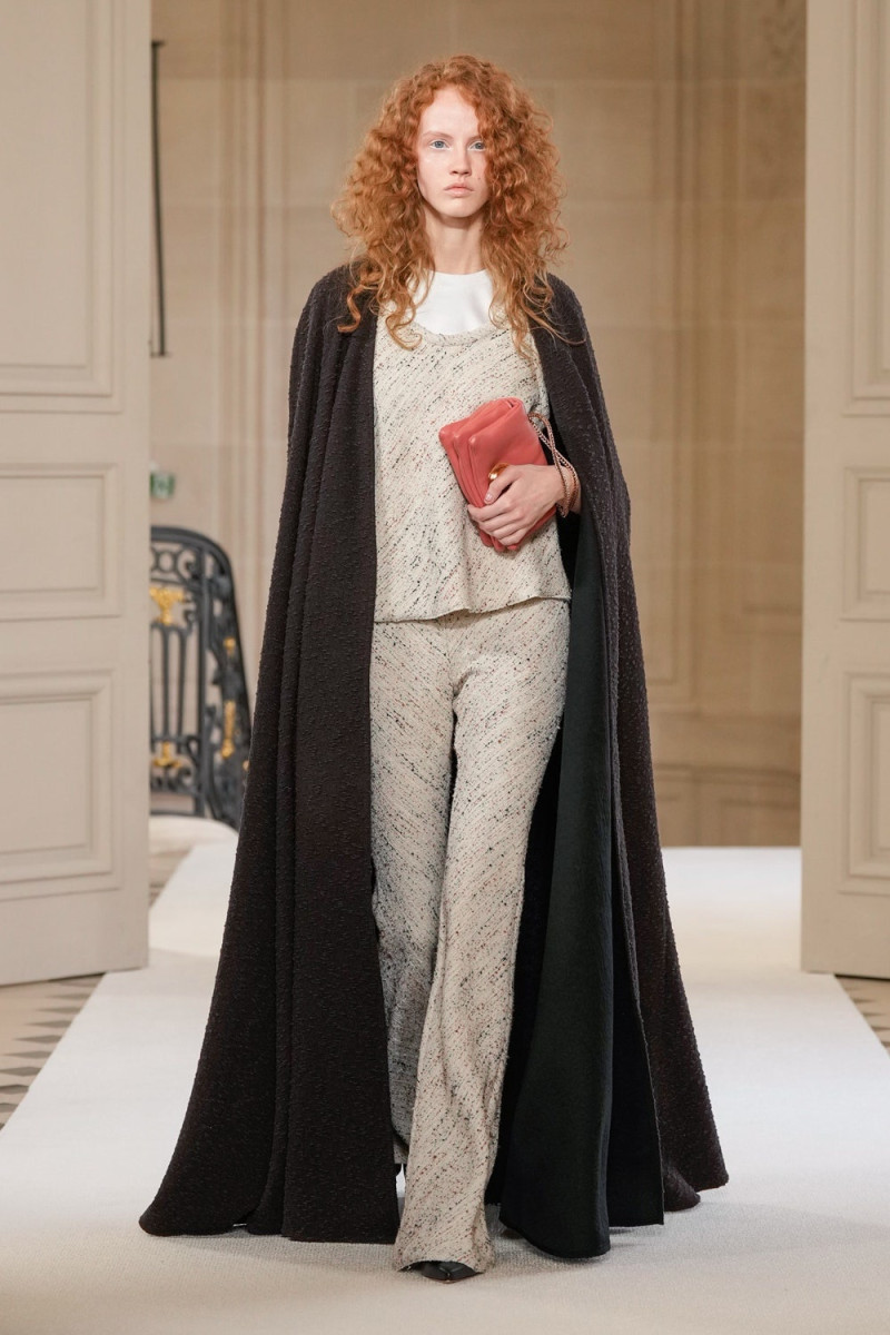 Giambattista Valli fashion show for Autumn/Winter 2025