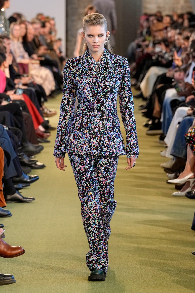 Ida Heiner featured in  the Paco Rabanne fashion show for Autumn/Winter 2025