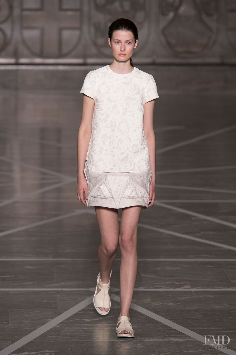 Viktoria Machajdik featured in  the Mila Schön fashion show for Spring/Summer 2015