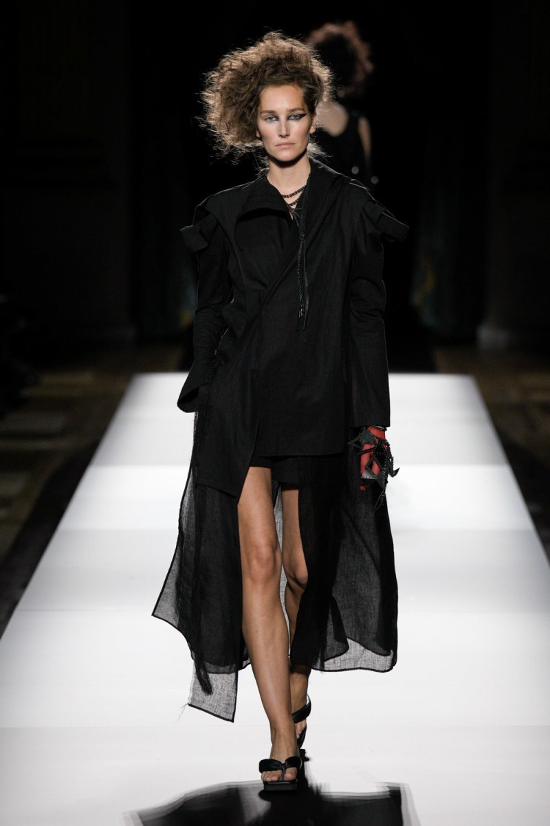 Yohji Yamamoto fashion show for Spring/Summer 2025
