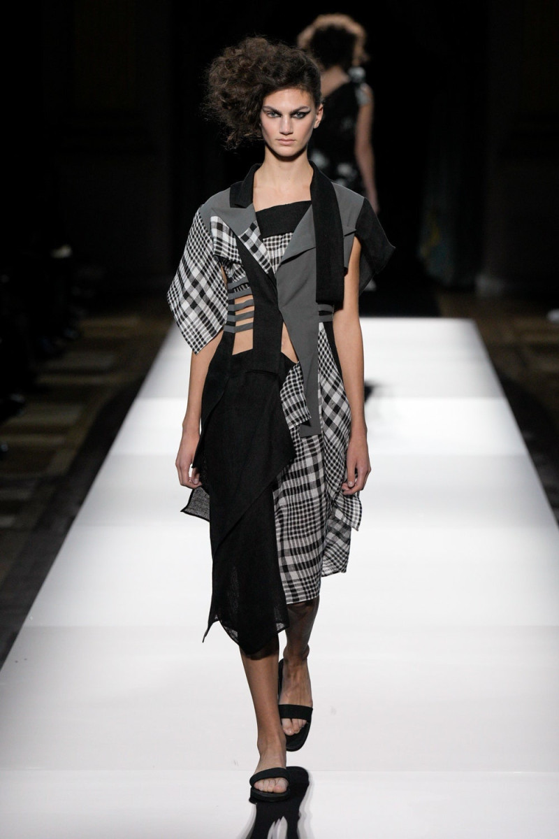Yohji Yamamoto fashion show for Spring/Summer 2025