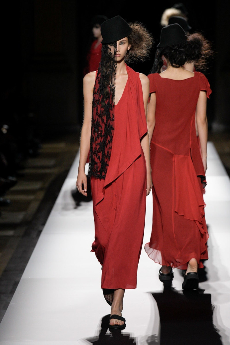 Yohji Yamamoto fashion show for Spring/Summer 2025