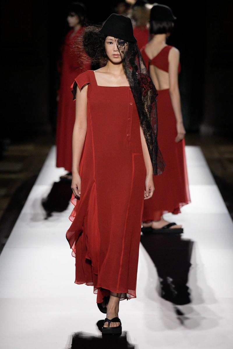 Yohji Yamamoto fashion show for Spring/Summer 2025