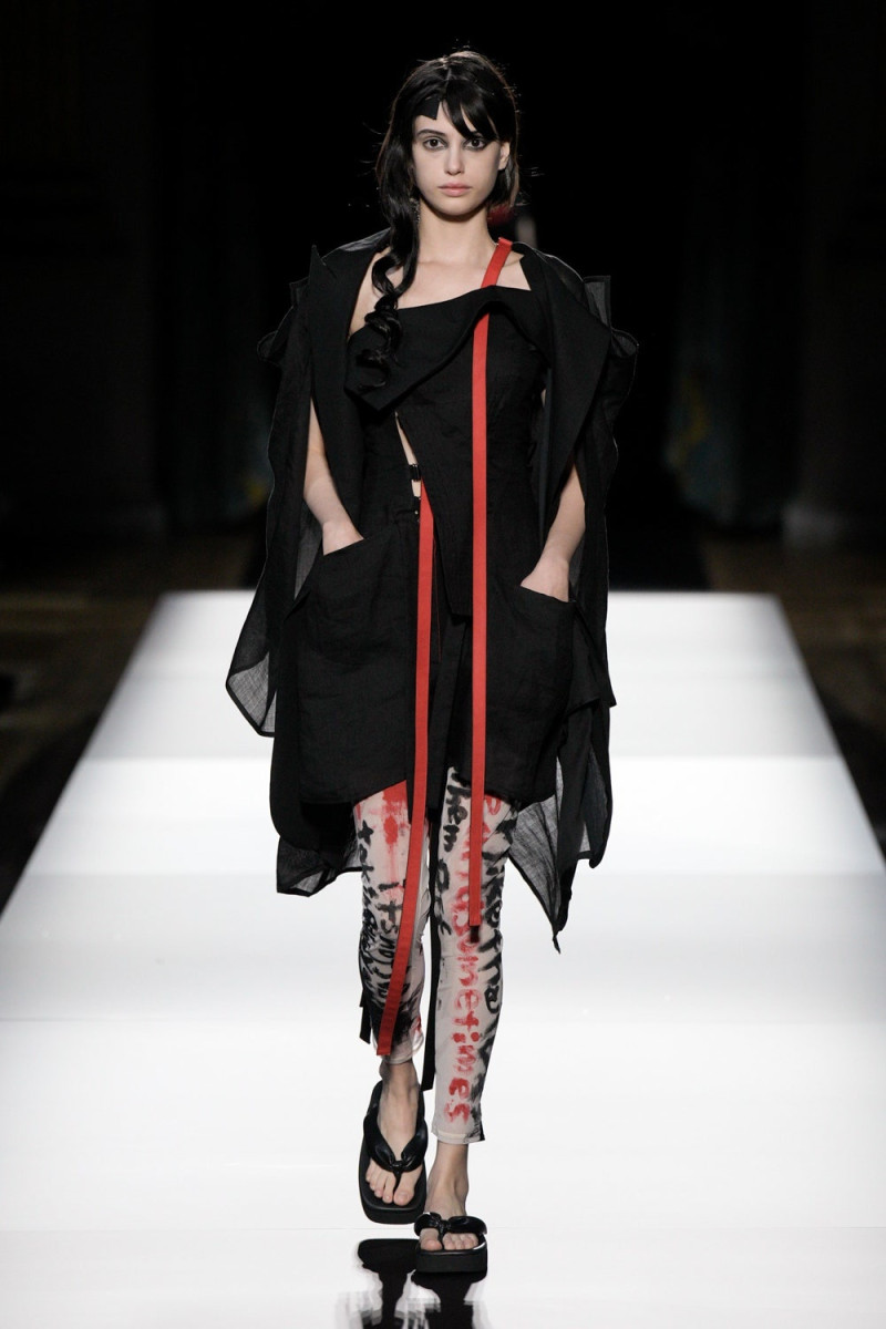 Yohji Yamamoto fashion show for Spring/Summer 2025