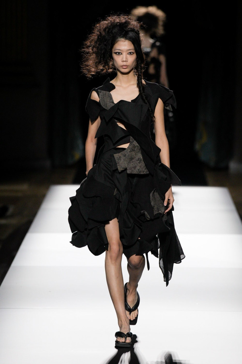 Yohji Yamamoto fashion show for Spring/Summer 2025