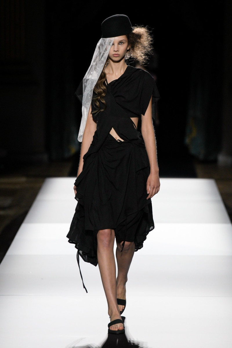 Yohji Yamamoto fashion show for Spring/Summer 2025