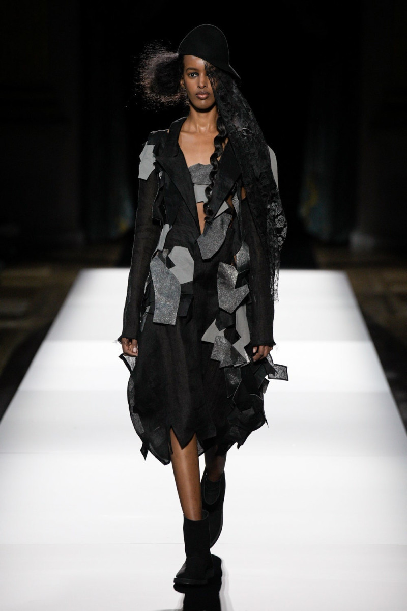 Yohji Yamamoto fashion show for Spring/Summer 2025