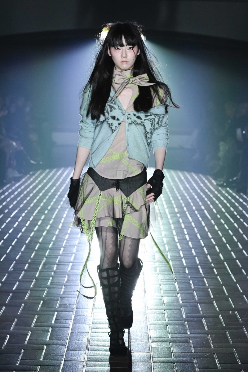 Yueqi Qi fashion show for Autumn/Winter 2025