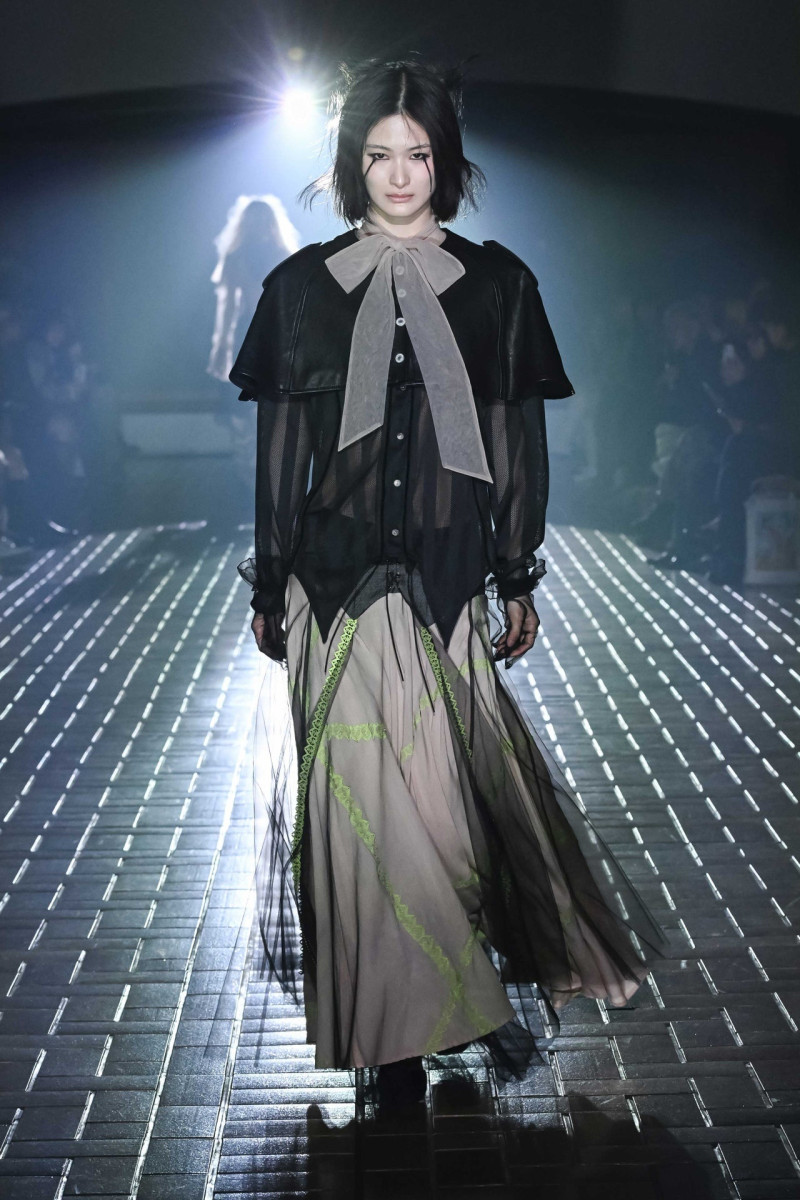 Yueqi Qi fashion show for Autumn/Winter 2025