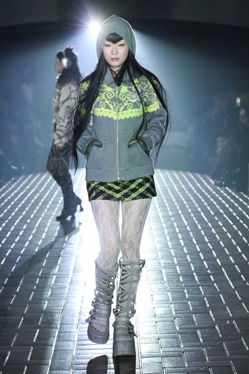 Yueqi Qi fashion show for Autumn/Winter 2025