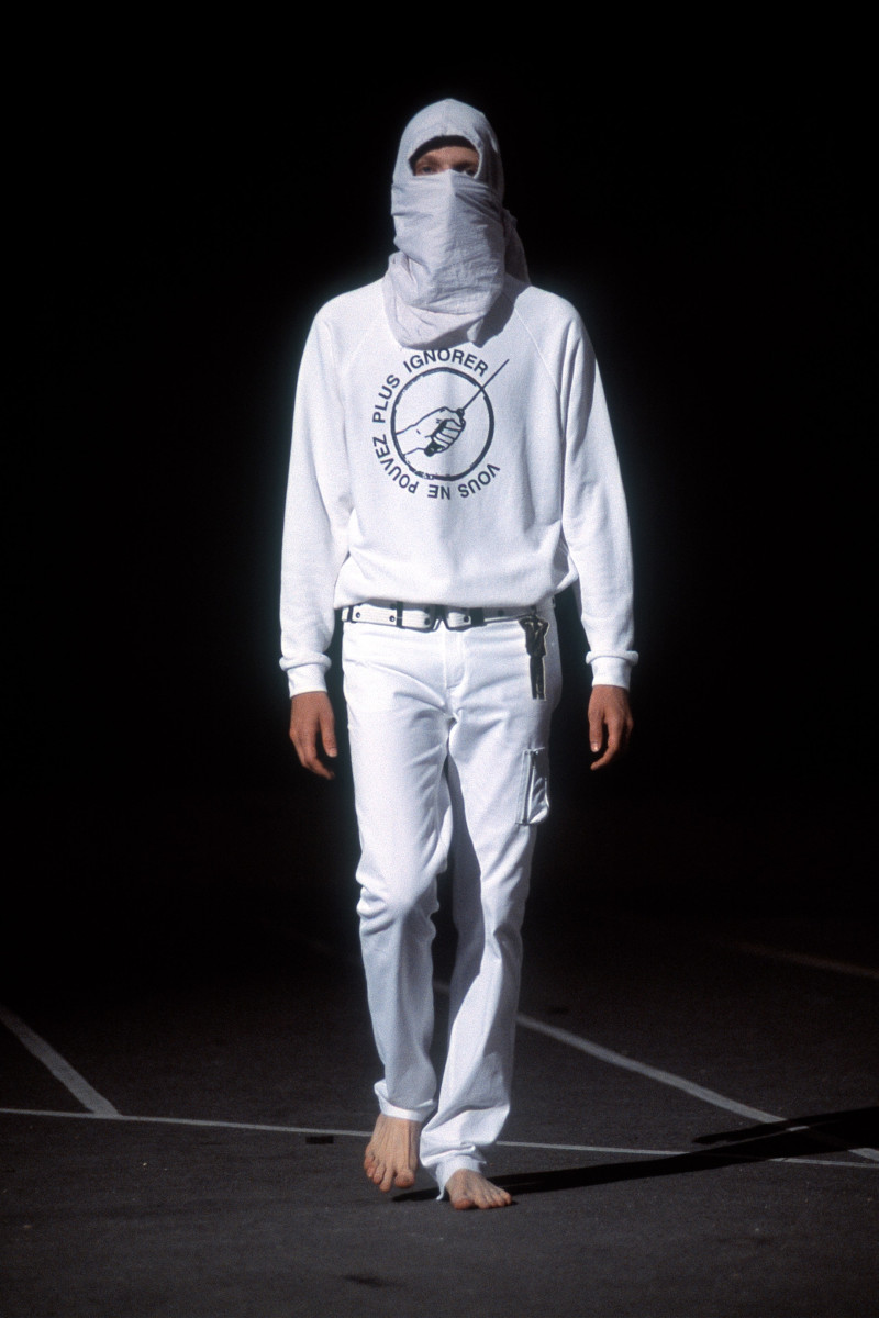 Raf Simons fashion show for Spring/Summer 2002