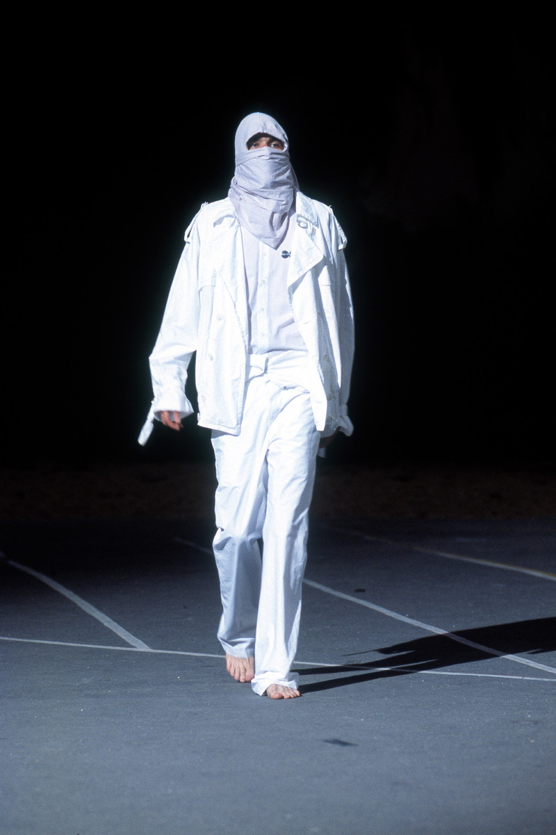 Raf Simons fashion show for Spring/Summer 2002