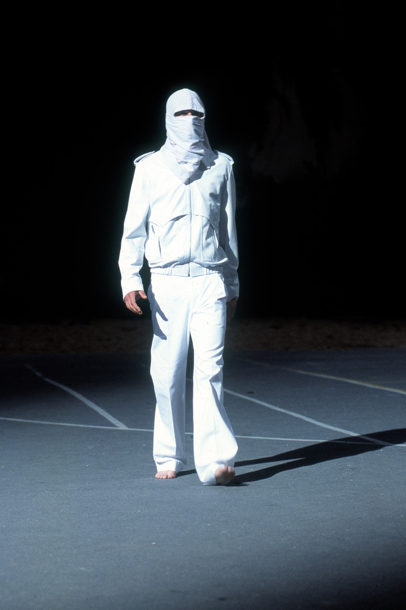 Raf Simons fashion show for Spring/Summer 2002