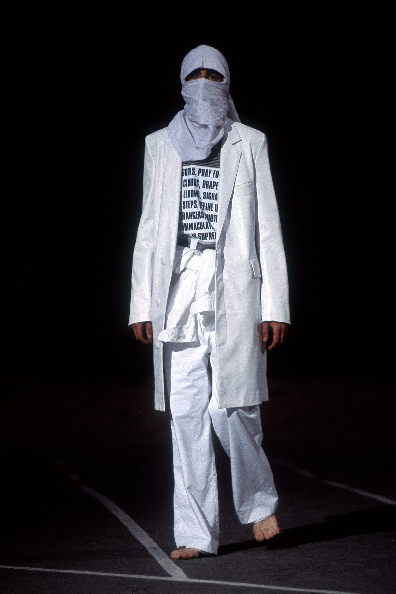 Raf Simons fashion show for Spring/Summer 2002
