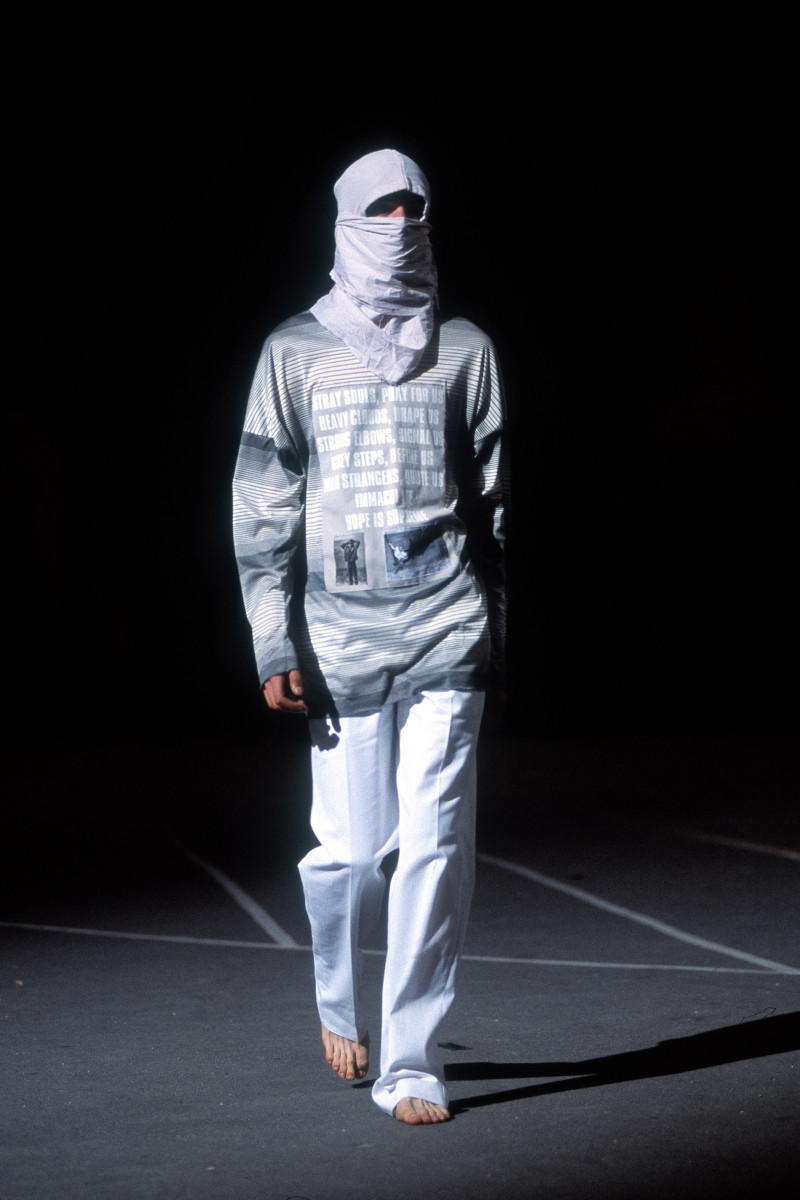 Raf Simons fashion show for Spring/Summer 2002