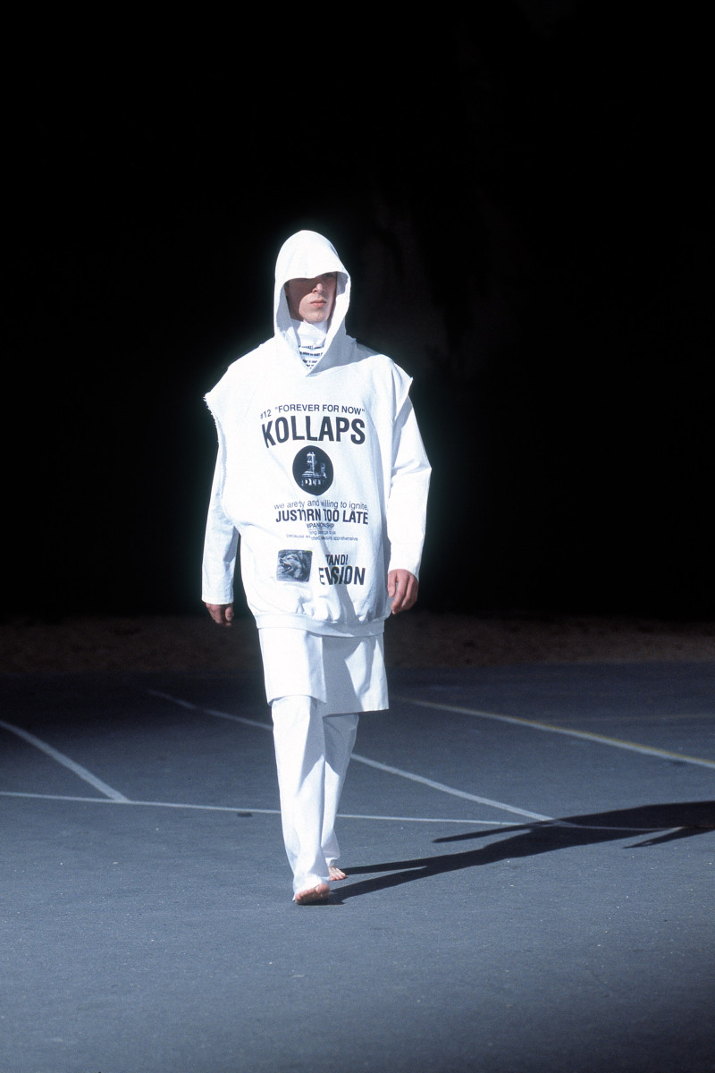 Raf Simons fashion show for Spring/Summer 2002
