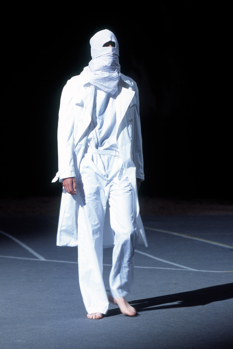 Raf Simons fashion show for Spring/Summer 2002