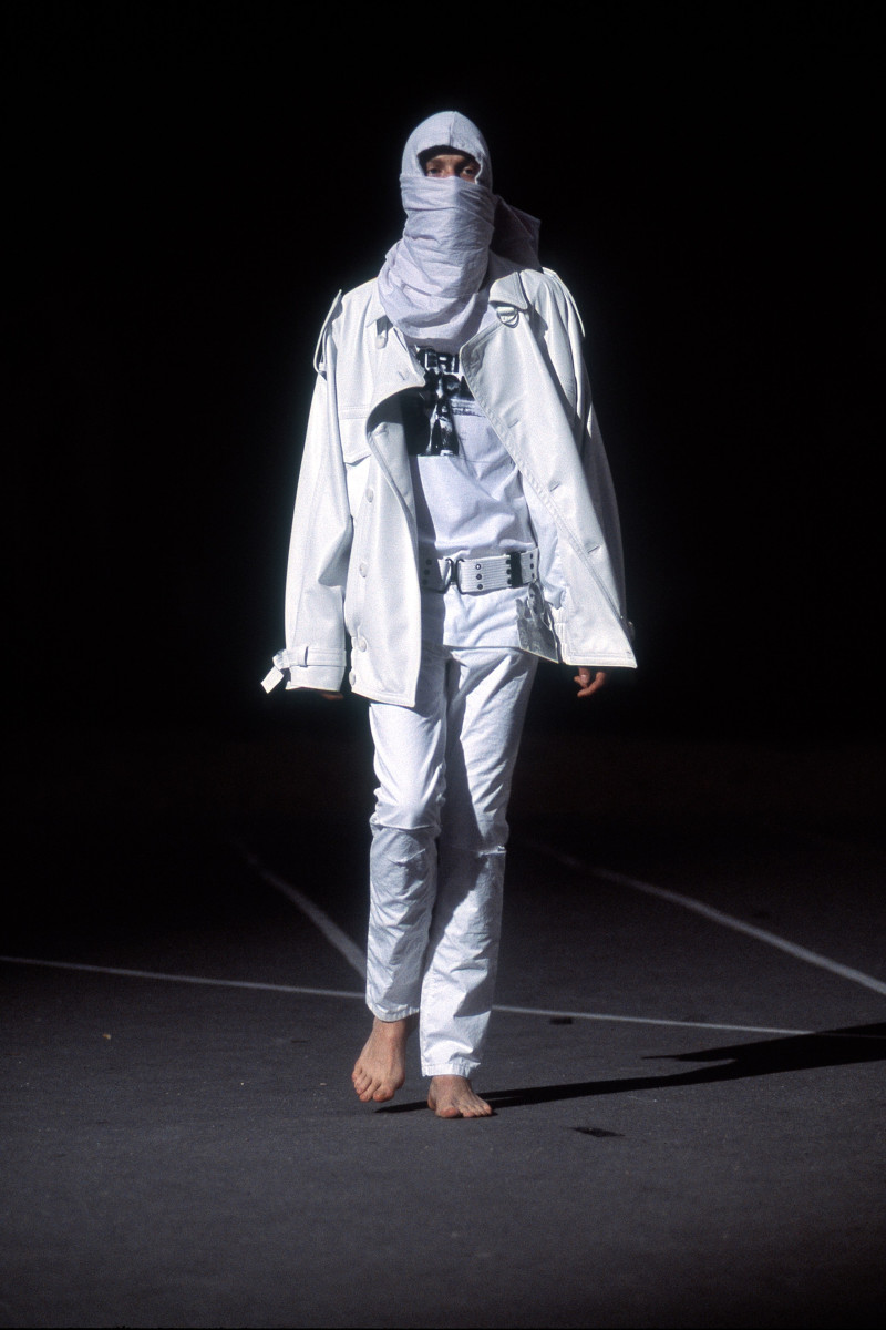 Raf Simons fashion show for Spring/Summer 2002