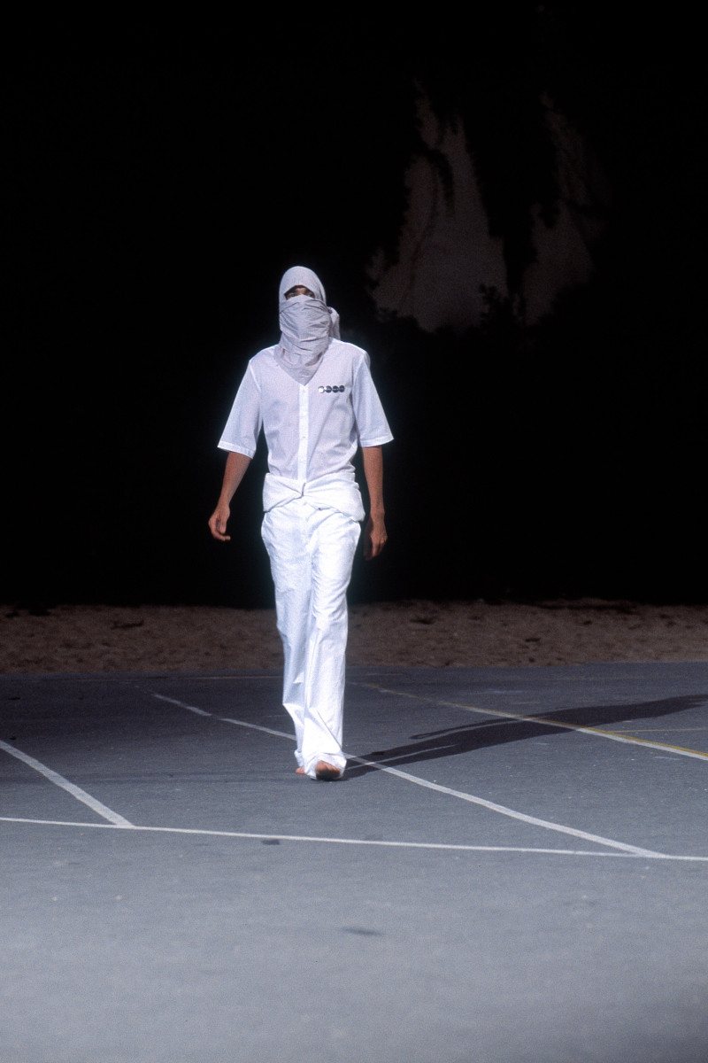 Raf Simons fashion show for Spring/Summer 2002