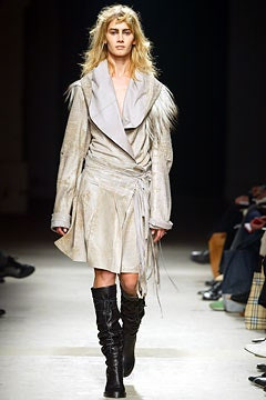 Ann Demeulemeester fashion show for Autumn/Winter 2002