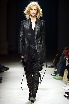 Ann Demeulemeester fashion show for Autumn/Winter 2002