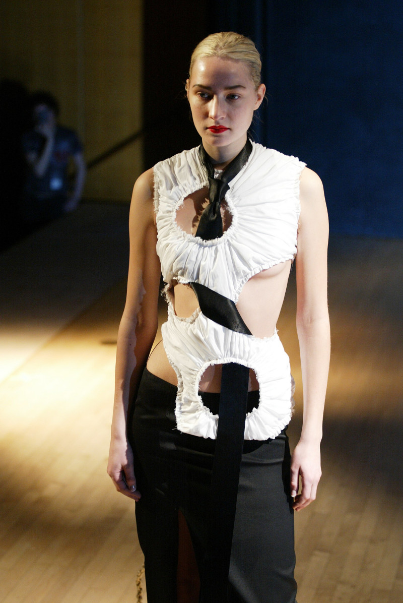 Benjamin Cho fashion show for Autumn/Winter 2002