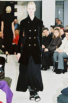 Comme des Garçons fashion show for Autumn/Winter 2002