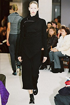 Comme des Garçons fashion show for Autumn/Winter 2002