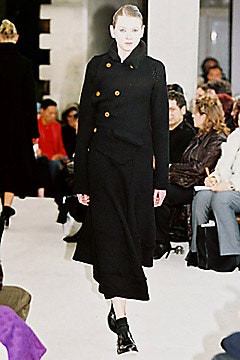 Comme des Garçons fashion show for Autumn/Winter 2002