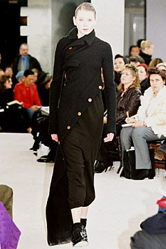 Comme des Garçons fashion show for Autumn/Winter 2002