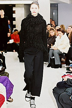 Comme des Garçons fashion show for Autumn/Winter 2002