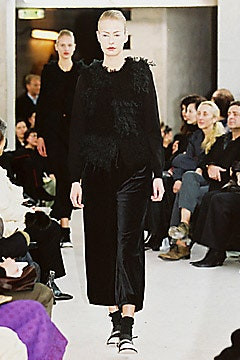 Comme des Garçons fashion show for Autumn/Winter 2002