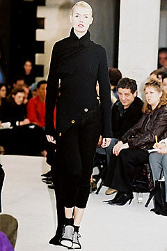 Comme des Garçons fashion show for Autumn/Winter 2002