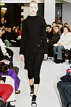 Comme des Garçons fashion show for Autumn/Winter 2002