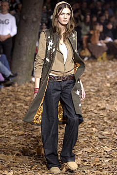 D&G fashion show for Autumn/Winter 2002