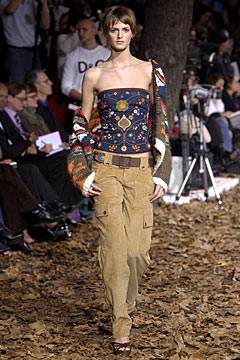 D&G fashion show for Autumn/Winter 2002