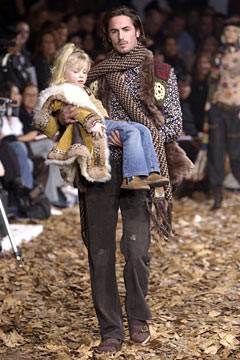 D&G fashion show for Autumn/Winter 2002