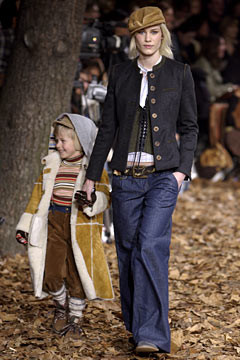 D&G fashion show for Autumn/Winter 2002