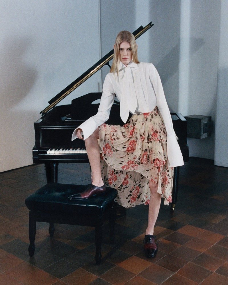 Loewe Collateral Campaign advertisement for Spring/Summer 2025