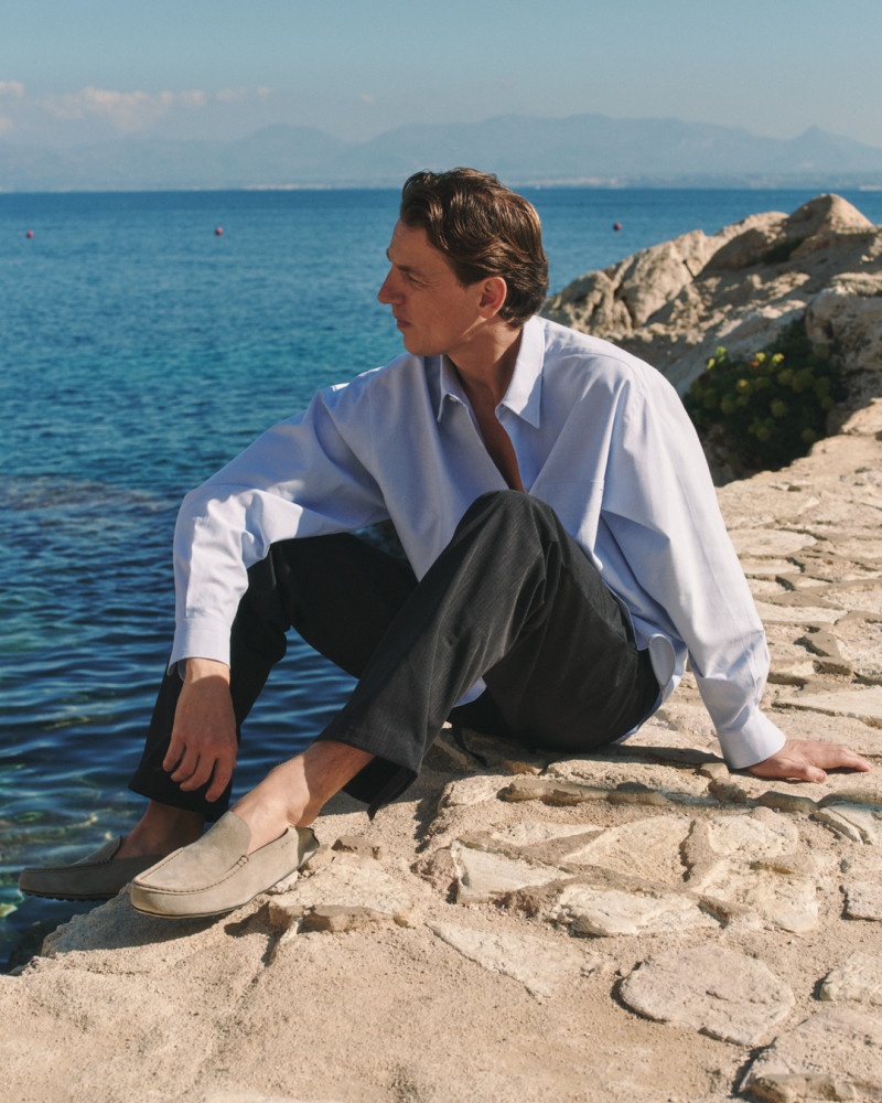 Tod\'s advertisement for Pre-Spring 2025