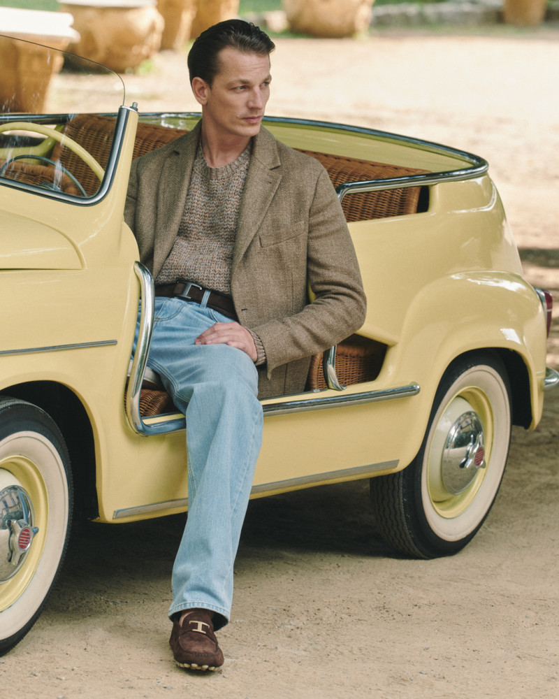 Tod\'s advertisement for Pre-Spring 2025