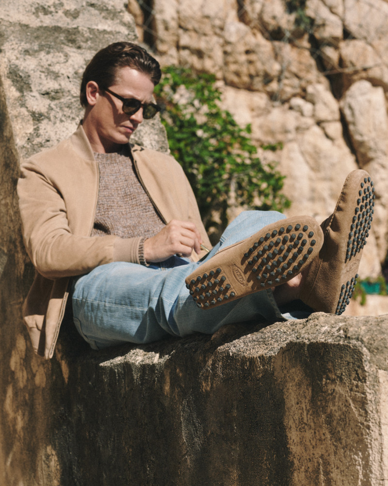Tod\'s advertisement for Pre-Spring 2025