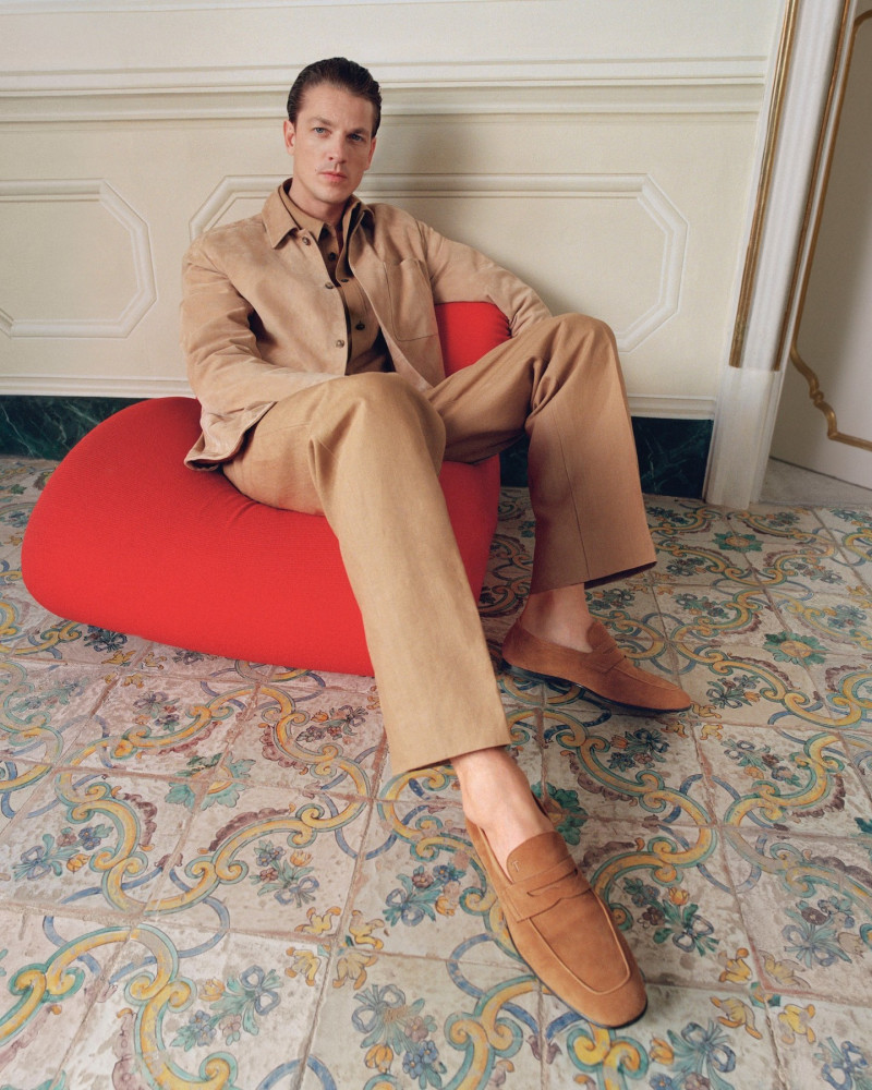 Tod\'s advertisement for Pre-Spring 2025