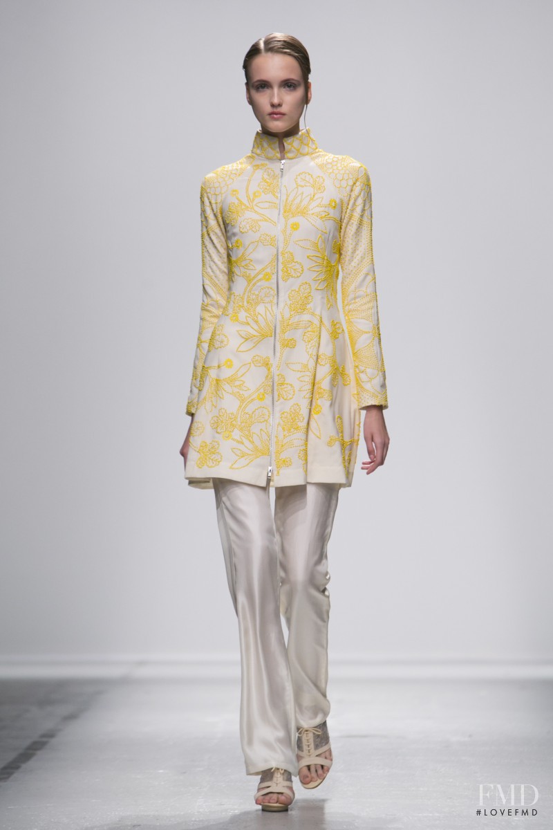 Jane Grybennikova featured in  the Rahul Mishra fashion show for Spring/Summer 2015