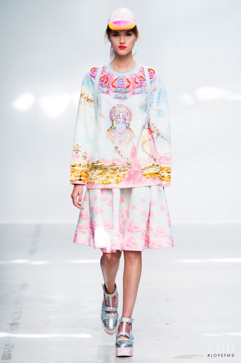 Jane Grybennikova featured in  the Manish Arora fashion show for Spring/Summer 2015